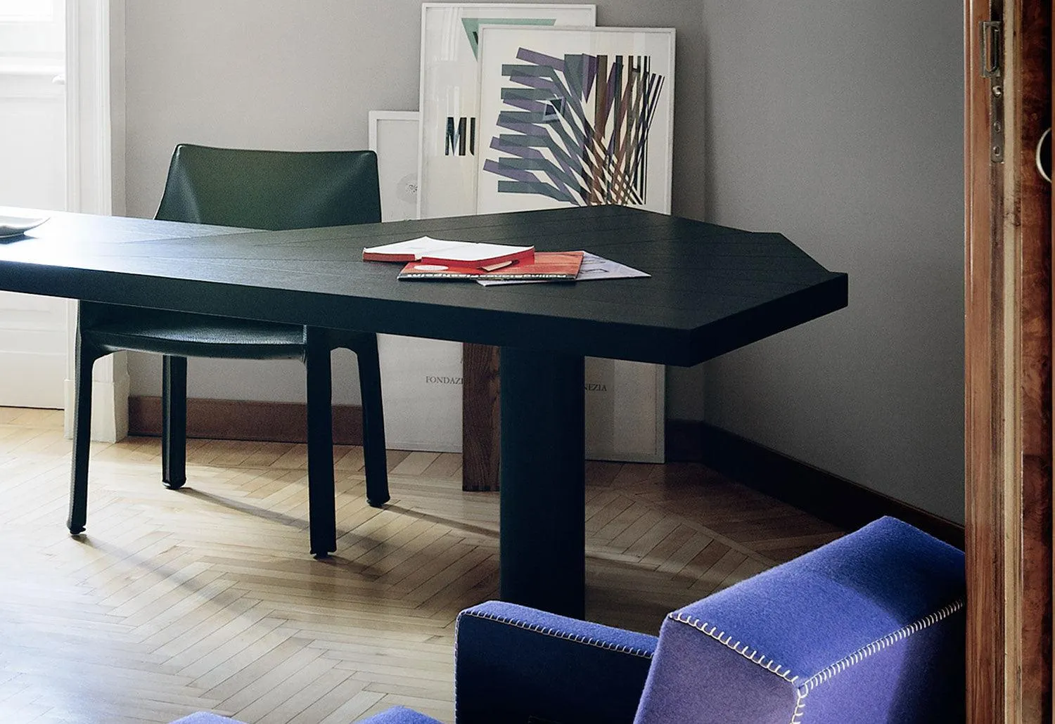 511 Ventaglio Dining Table