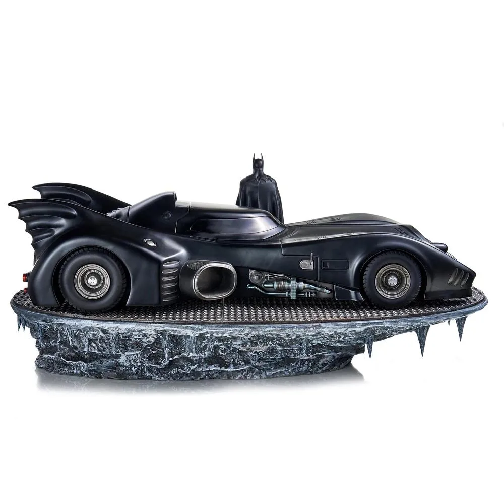 Batman 89’ Batmobile & Batman Statue