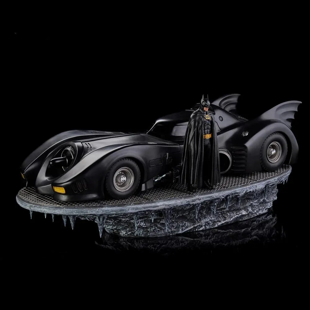 Batman 89’ Batmobile & Batman Statue