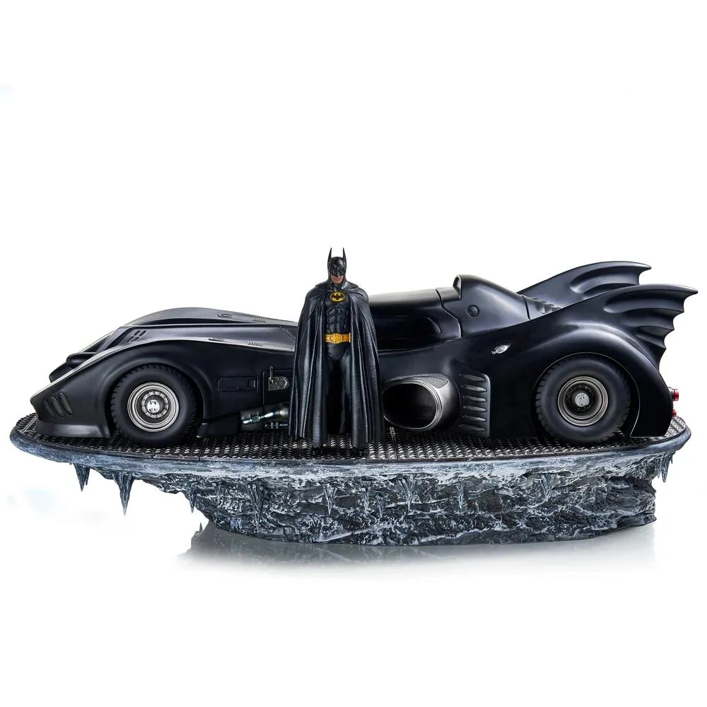 Batman 89’ Batmobile & Batman Statue