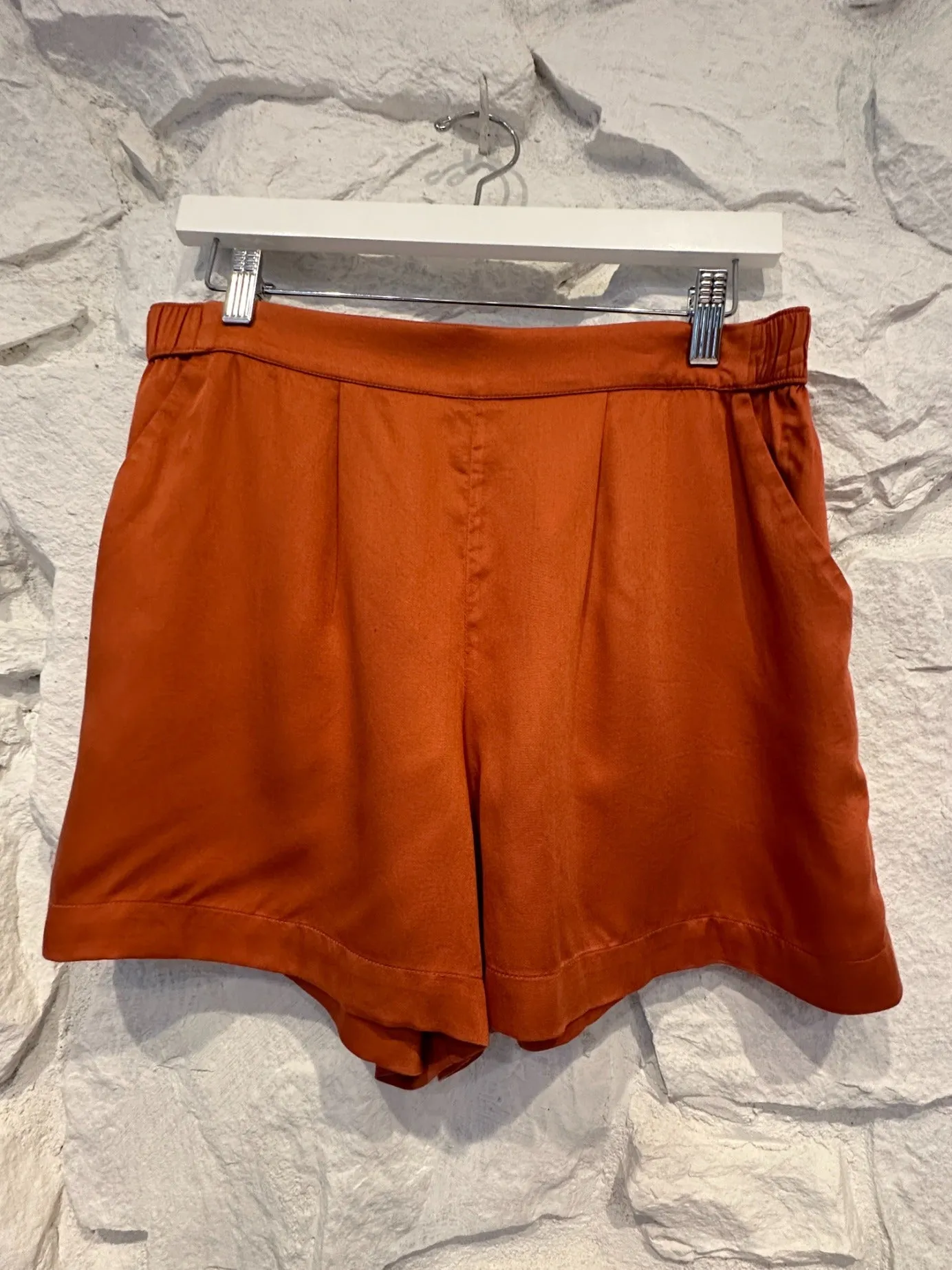 Diana Shorts - Apricot