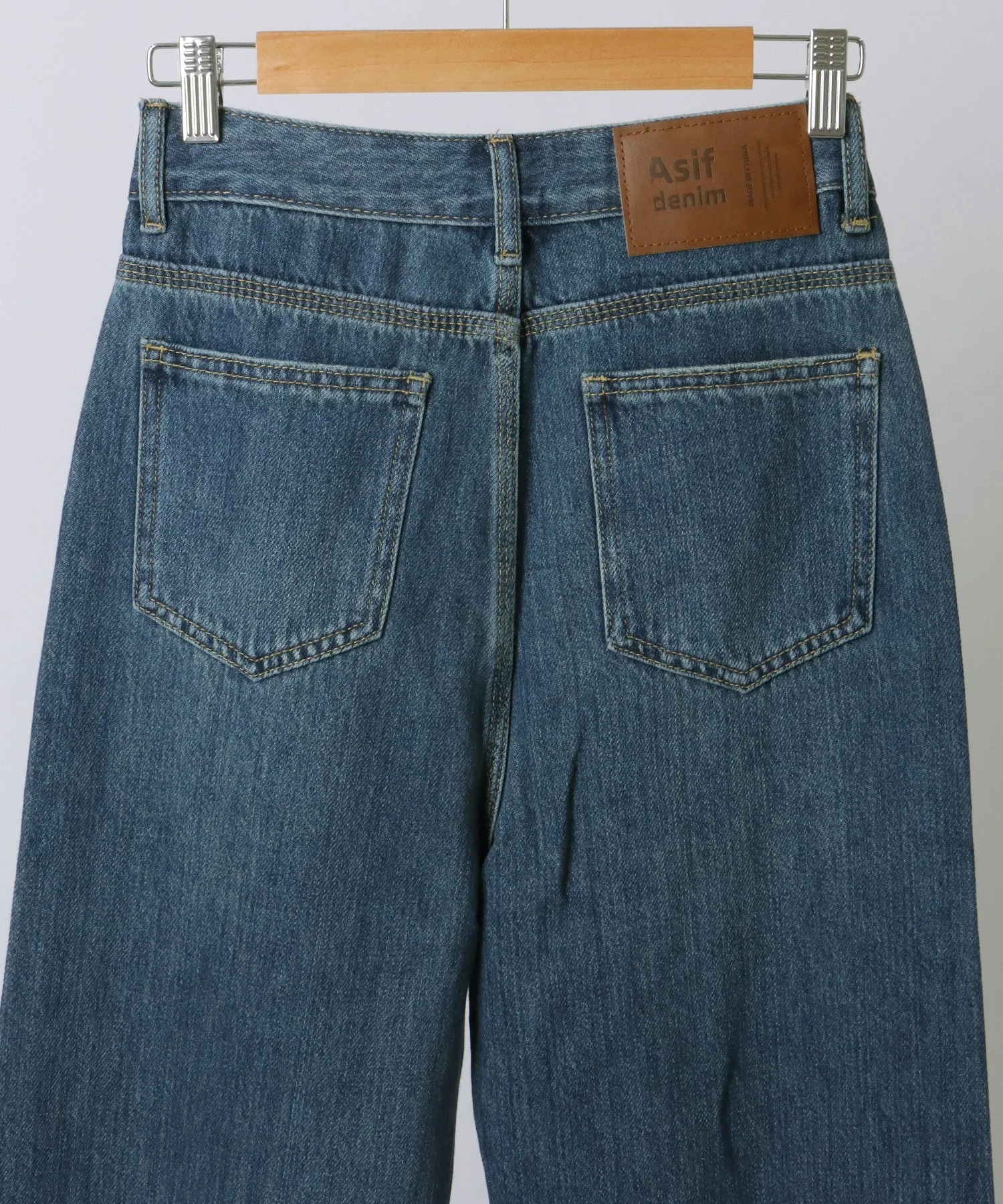 high waist semiwide denim