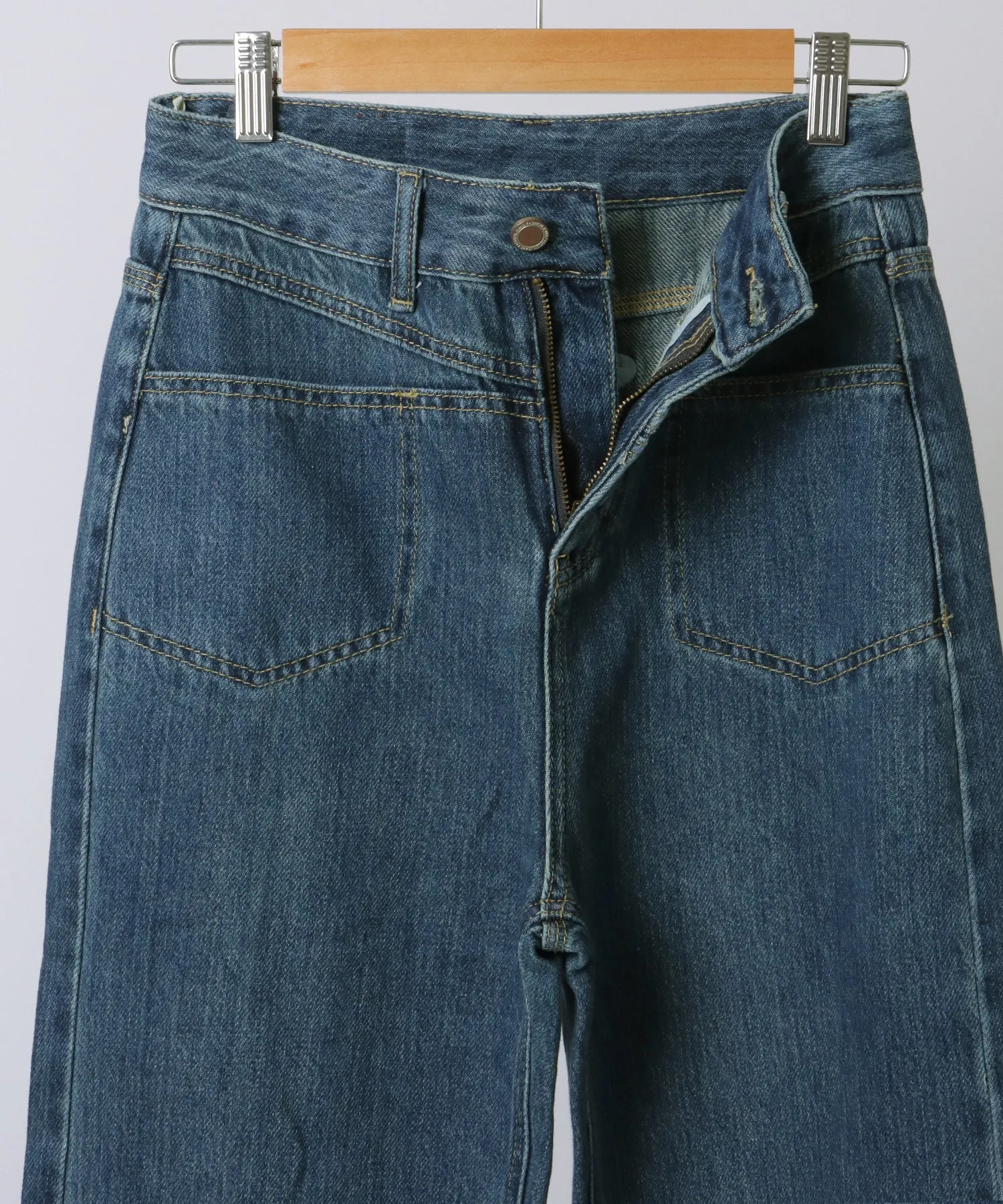 high waist semiwide denim