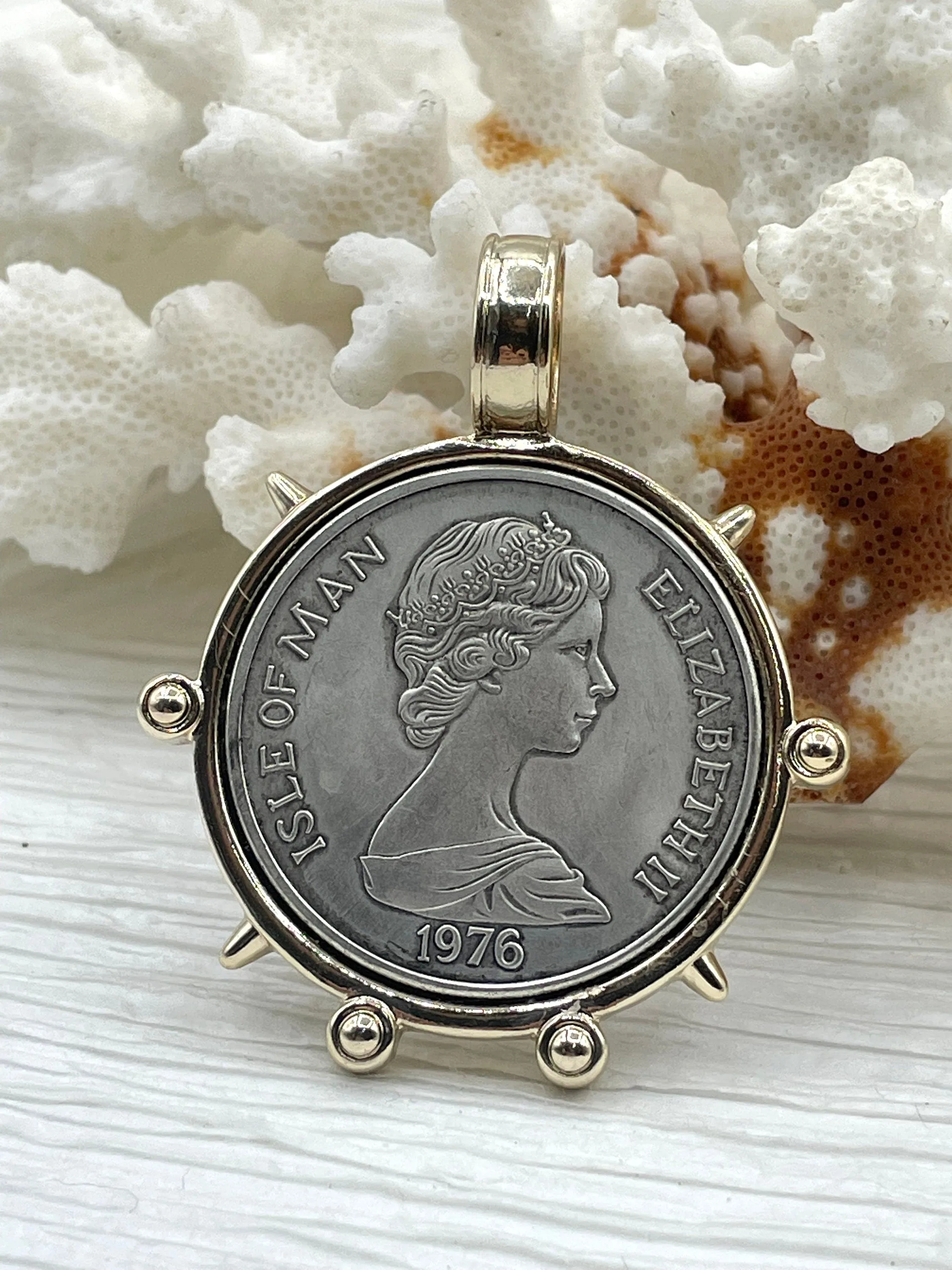 Queen Elizabeth II Coin Pendant, Royal Pendant, Queen Pendant, Coin Bezel, Royal coin, Queen Elizabeth II Coin, 3 Styles. Fast Ship