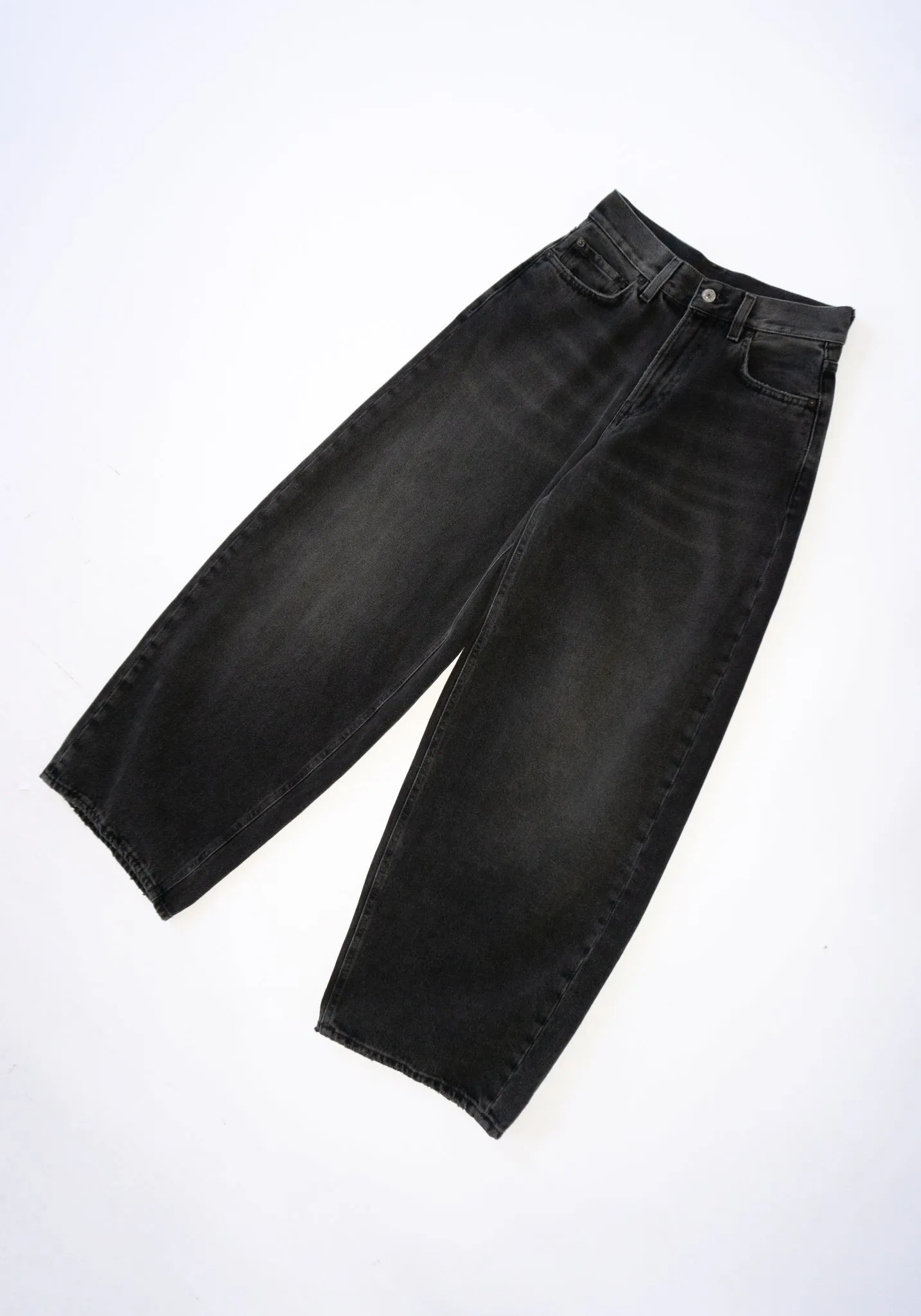 Roomy Jean in Sanded Black