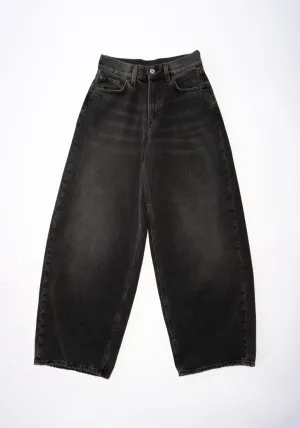 Roomy Jean in Sanded Black