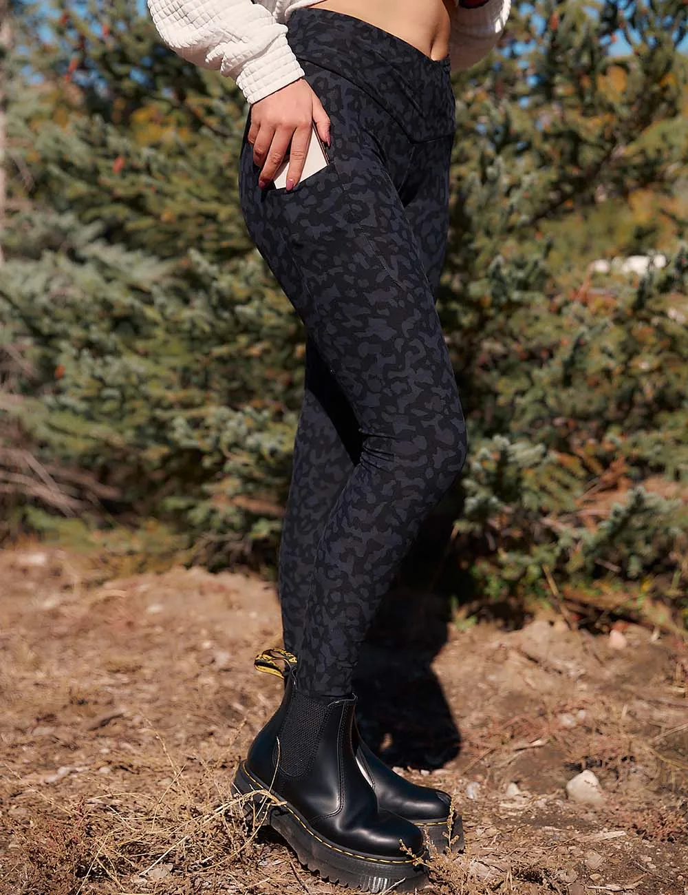 SA Black Panther Cross Waistband Pocket Leggings